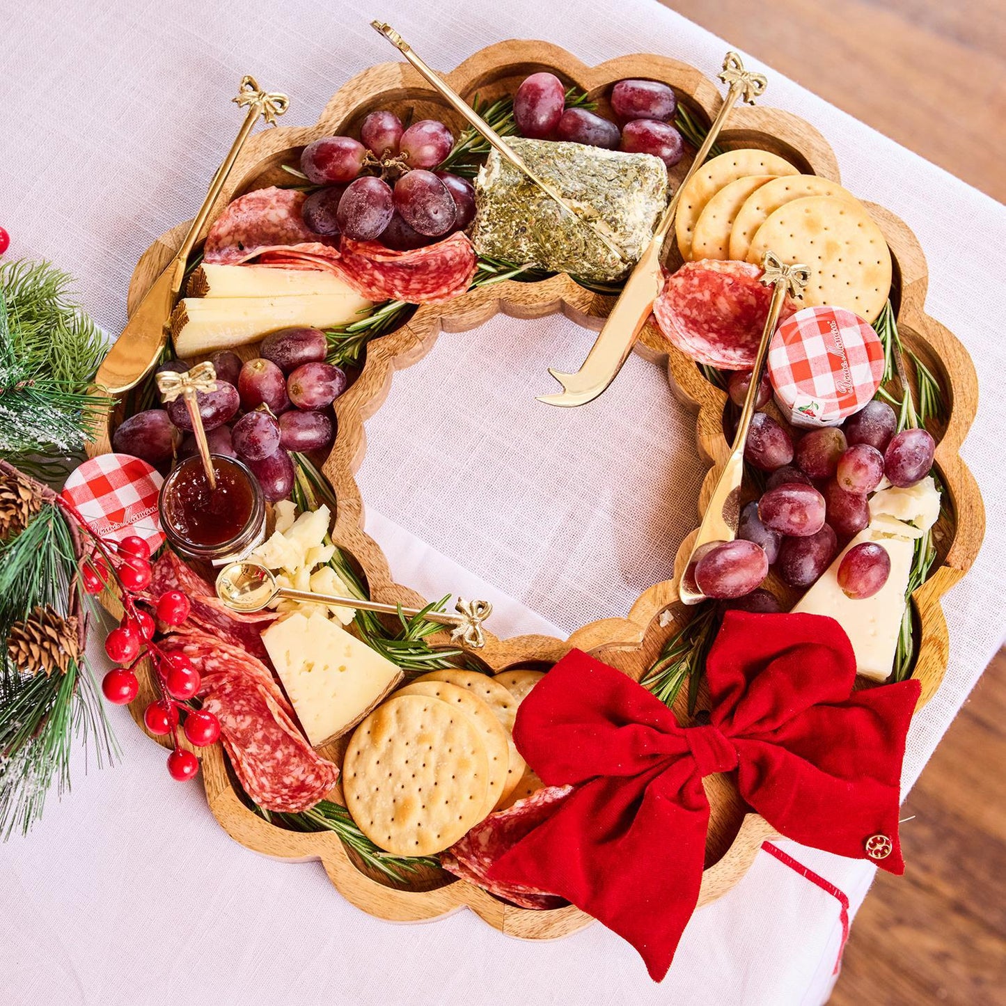 Wooden Wreath Charcuterie Board (Magnetic Bows Sold Separately)