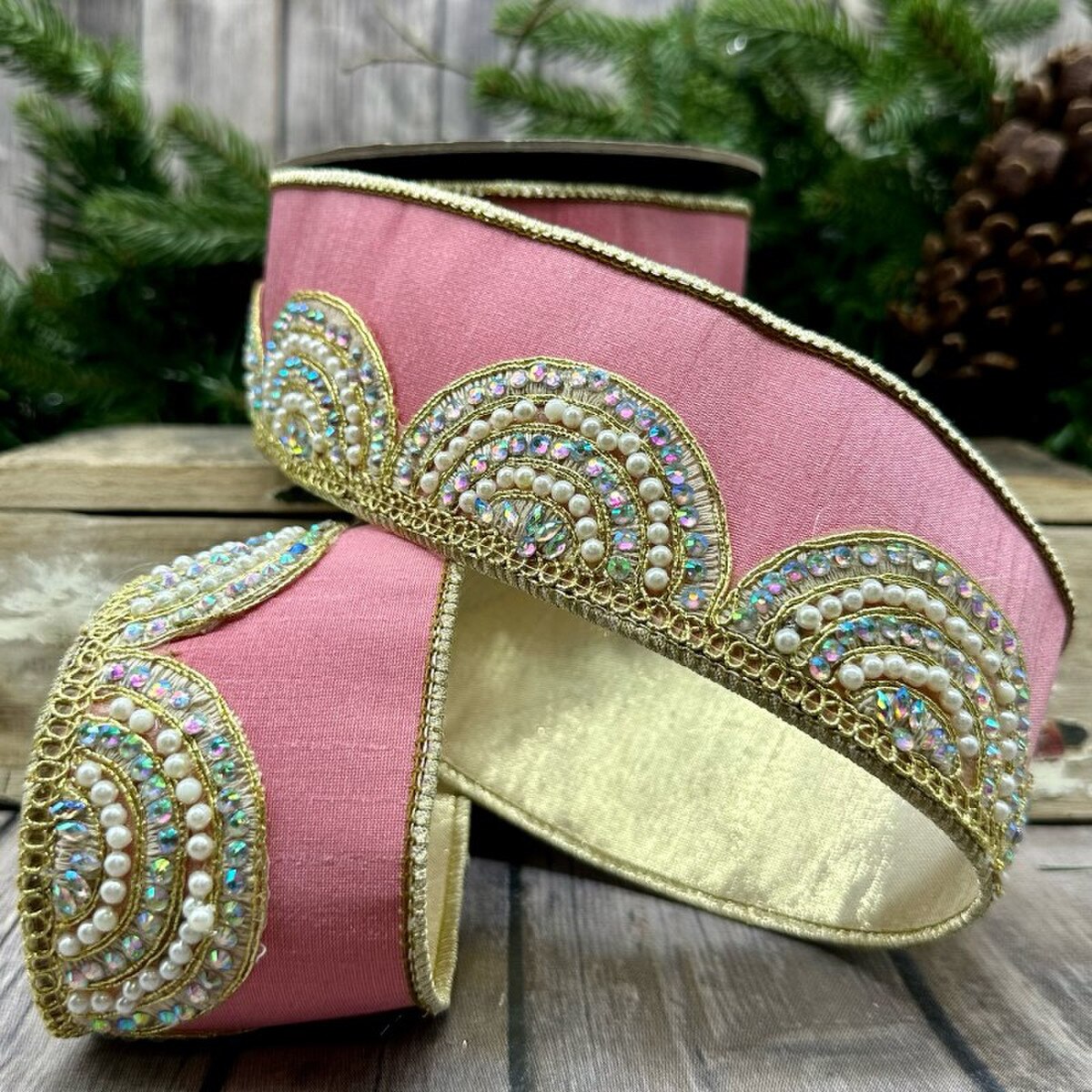 D. Stevens 2.5" x 5yds Dupion Scallop Iridescent Pearl Trim – Light Gold