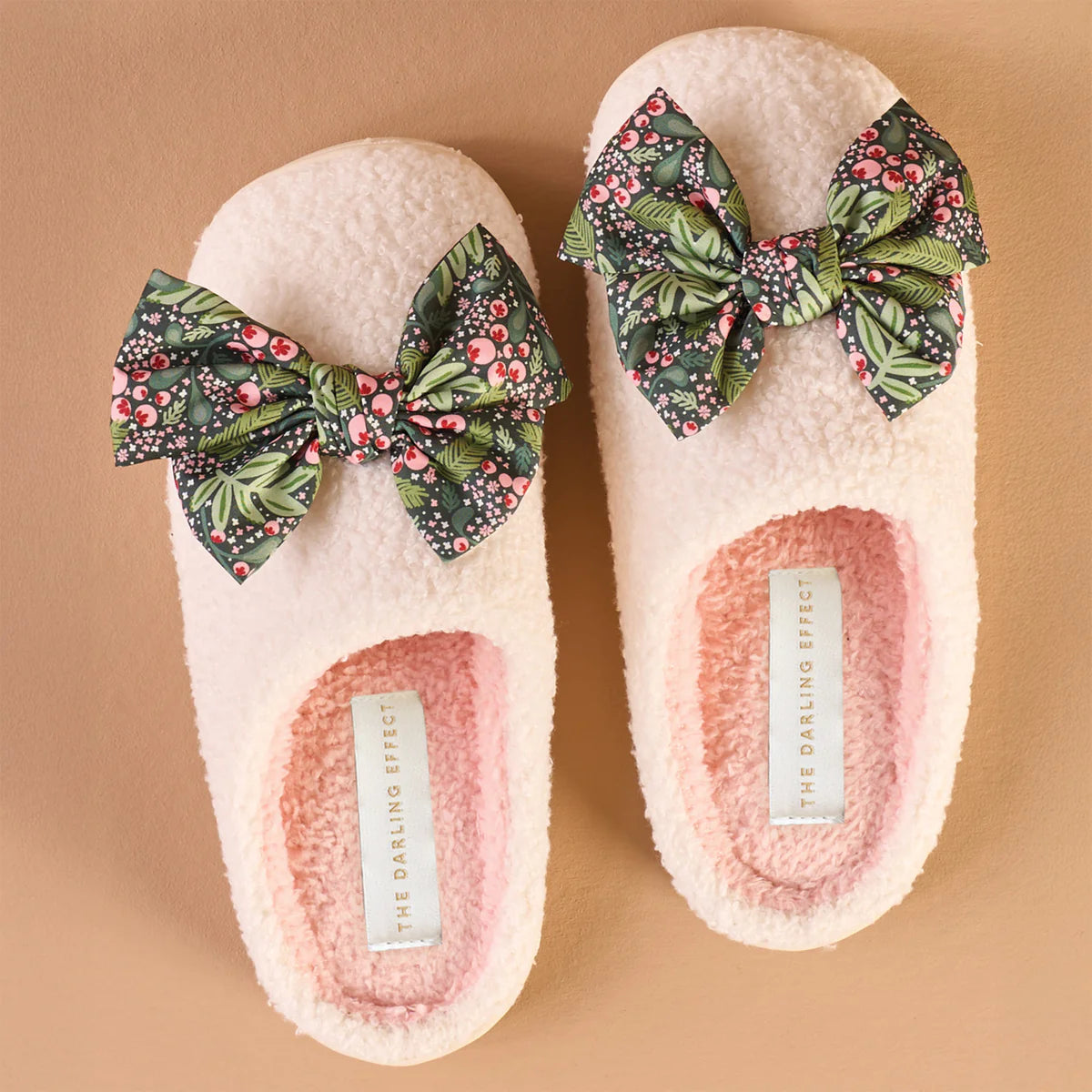The Darling Effect – Cream Slippers with Holiday Print Bows