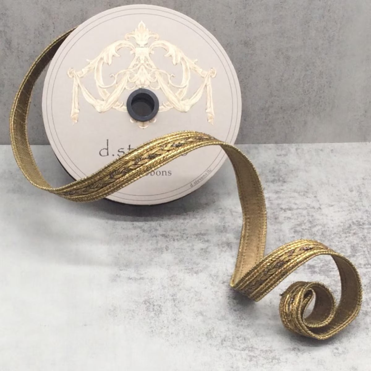 0.5" x 10 Yards Metallic Braid Wired Trim – Antique Gold