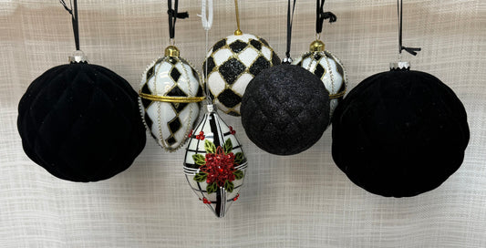 Black & White Ornament Assortment (7 pcs)