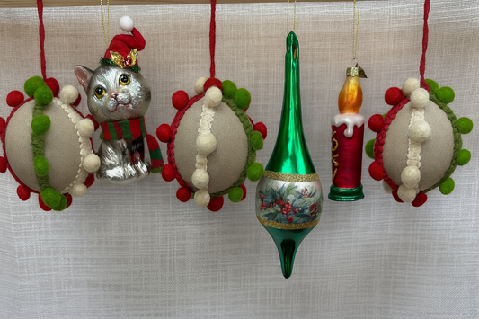Set of (6) Assorted Ornaments
